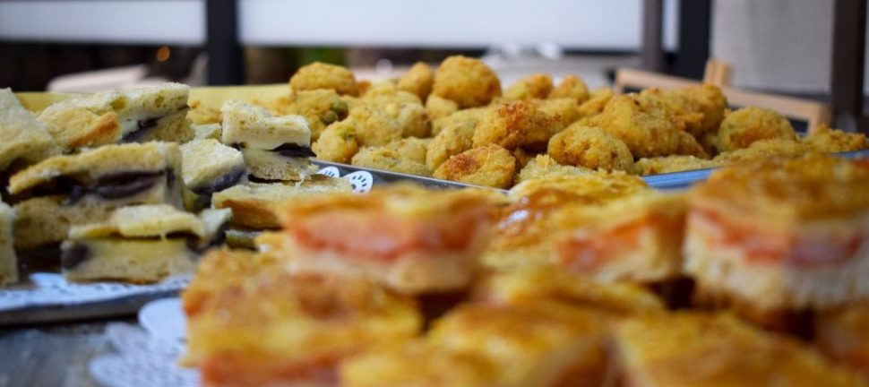 Brunch er en populær måltidsoplevelse, der kombinerer det bedste fra morgenmad og frokost