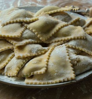 Teknikker til at lave hjemmelavet pasta fra bunden