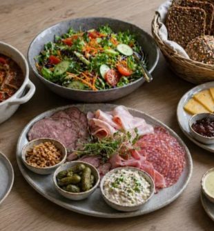 Frokostordning menu der skaber glæde på arbejdspladsen
